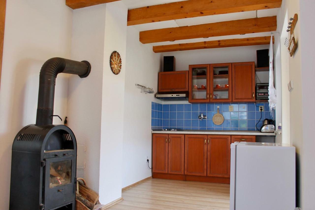 Cottage Near Slovakiaring Mihalfai Majer Buitenkant foto